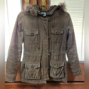 Roots army green parka size small